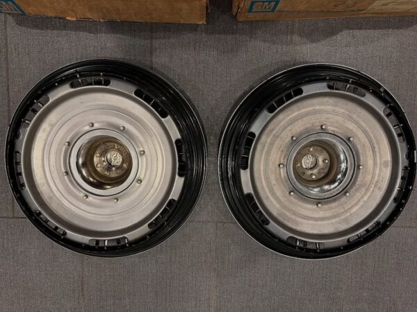 1964-1966 Chevy Impala Accessory Wire Hubcaps